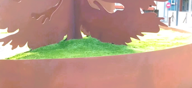 Molt bona feina a Canillo. Treball molt maco i terminat a Canillo. Xapa Corten de 5 mm tallat amb làser i la rodona de 3000 x 1400 amb "rodillo". Esperen que els agradi Gràcies.